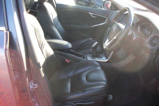 2014 Volvo V40 1.6 SE LUX D2