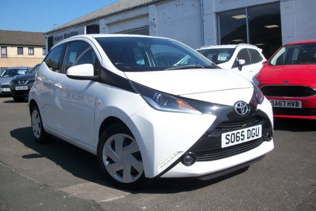 Toyota Aygo 1.0 X-PLAY VVT-I Hatchback Petrol White