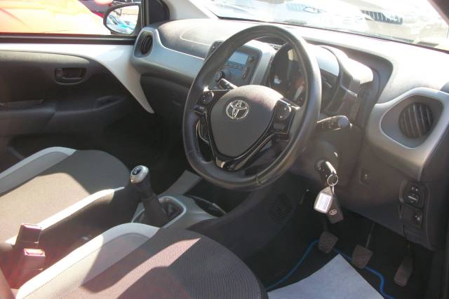 2015 Toyota Aygo 1.0 X-PLAY VVT-I