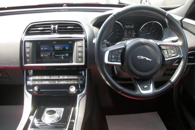 2015 Jaguar XE 2.0 R-SPORT AUTO