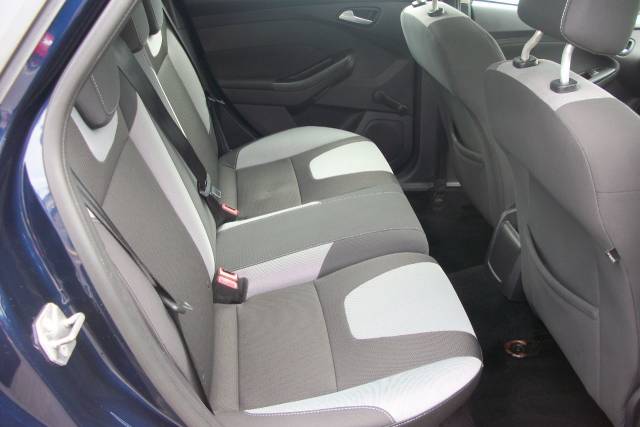 2012 Ford Focus 1.6 ZETEC 105
