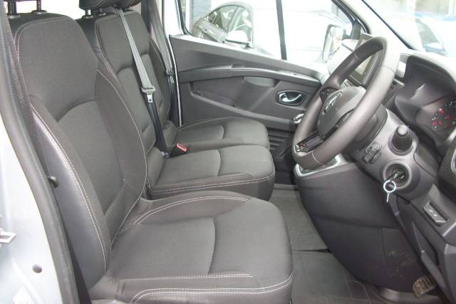 2022 Renault Trafic 2.0 dCi 150 L2H1 Sport